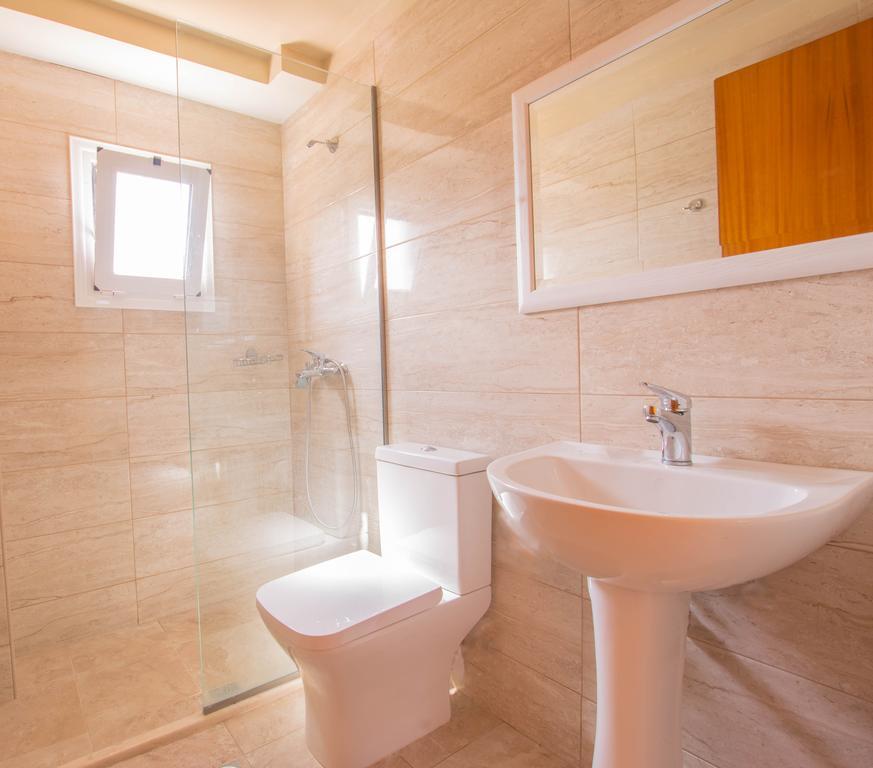 ماليا Frixos Hotel المظهر الخارجي الصورة