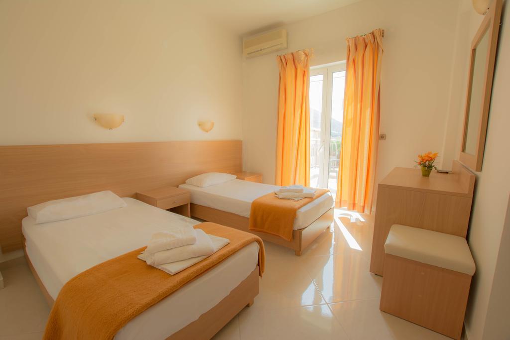 ماليا Frixos Hotel المظهر الخارجي الصورة